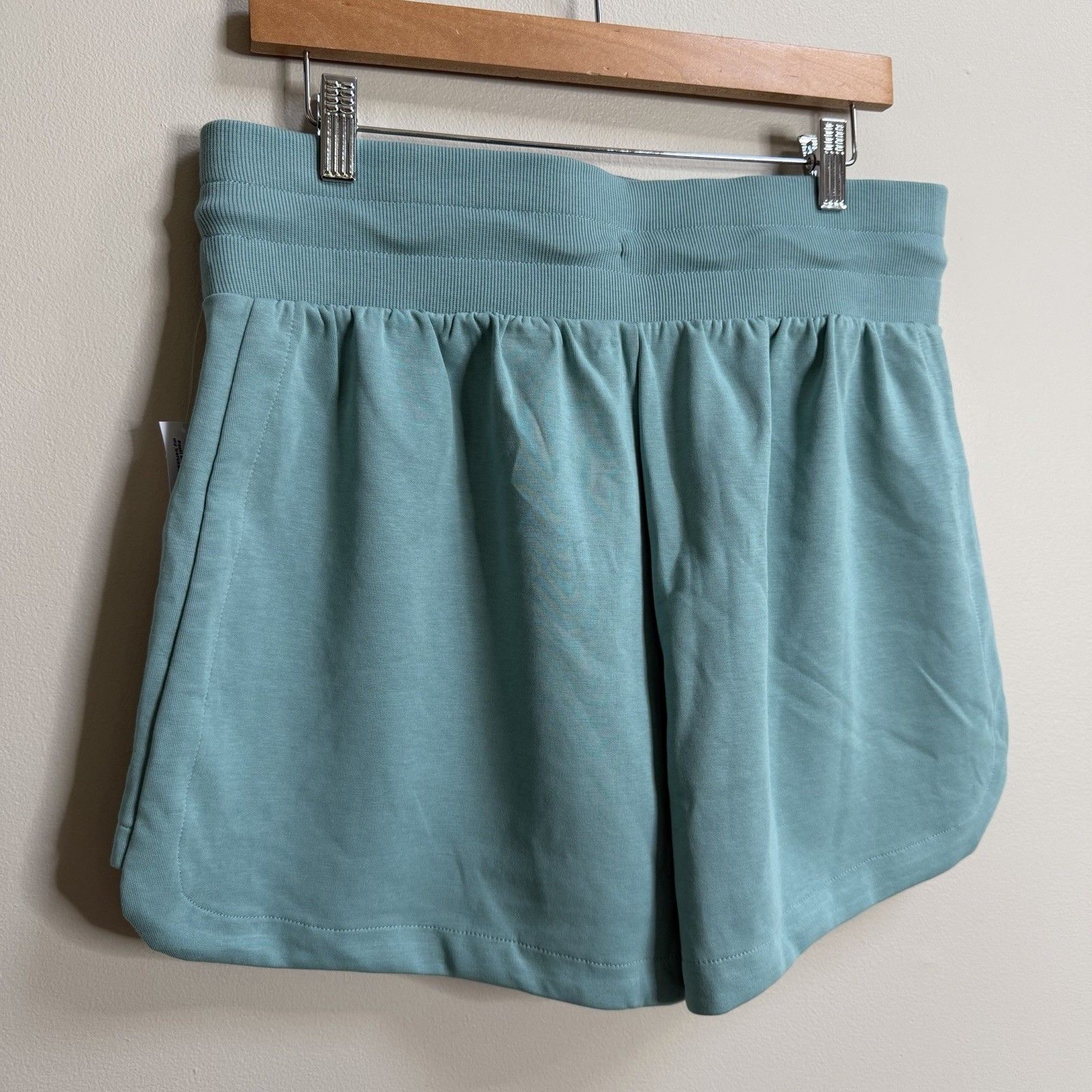 Old Navy Luminous Blue Extra High-Waisted Dynamic Fleece Sweat Shorts Large — image 6 of 8